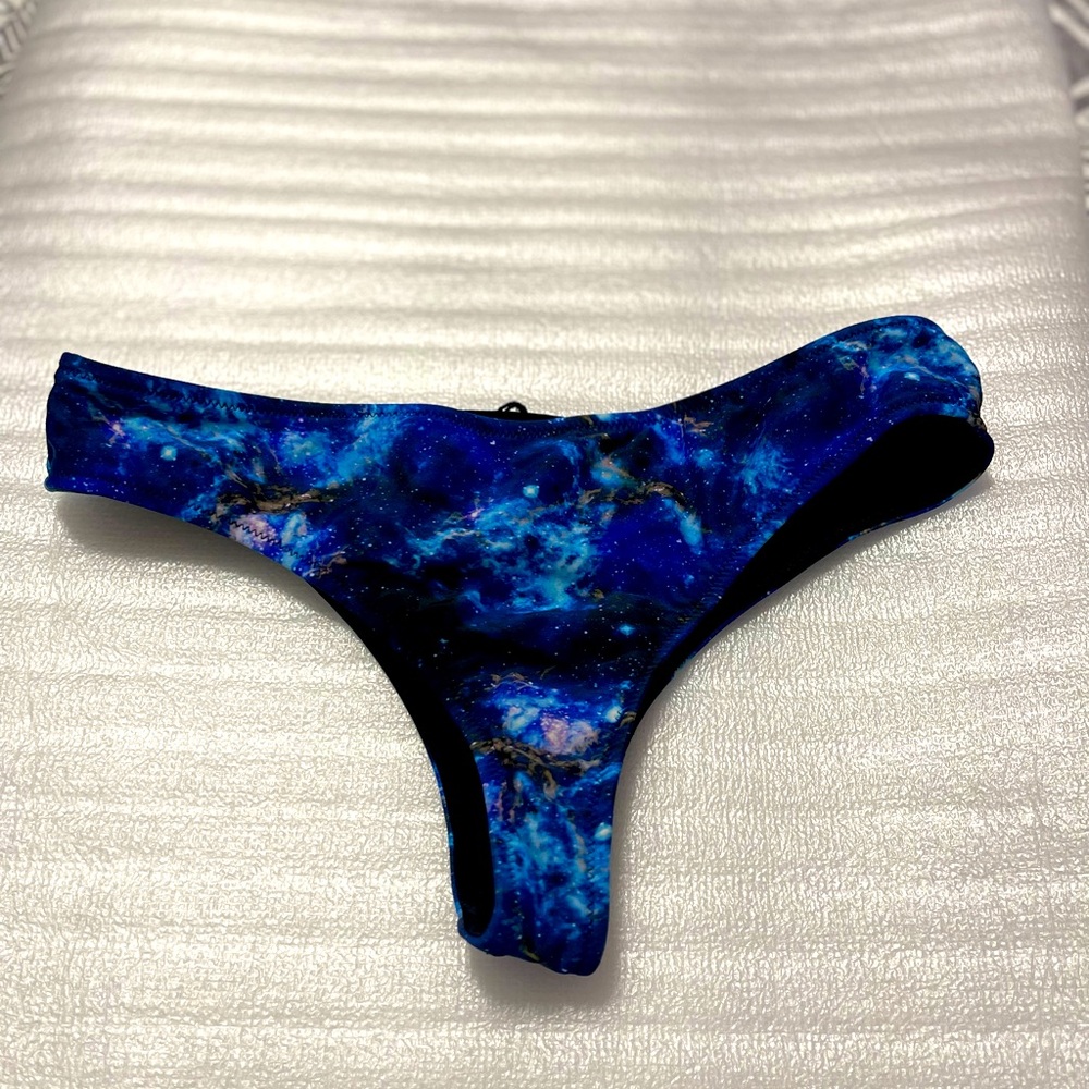 HOT TOPIC Black Galaxy Swim Suit Cheeky Reversible Bottoms size MD